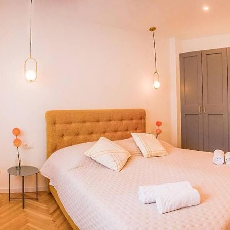 Luksuzni Apartman Ribica U Samom Centru Grada Сплит Екстериор снимка
